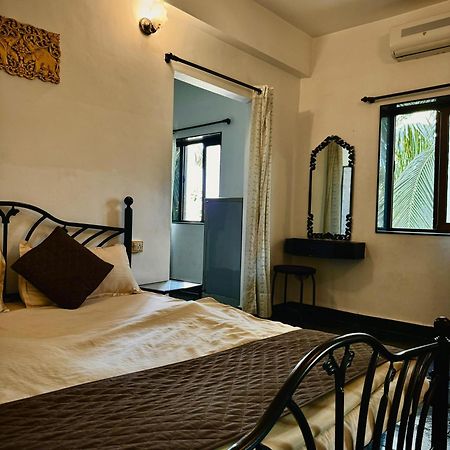1Bhk Suites With Kitchen & Pool By Goaround Homes At Vagator Eksteriør bilde